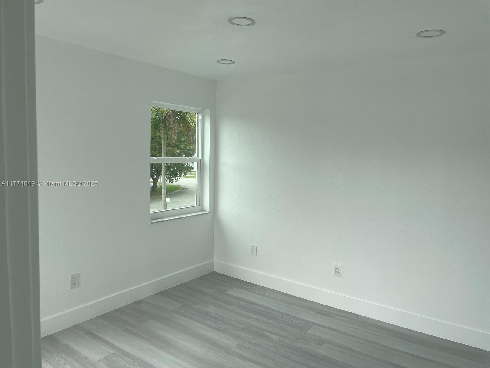 2511 SW 112th Ct NA