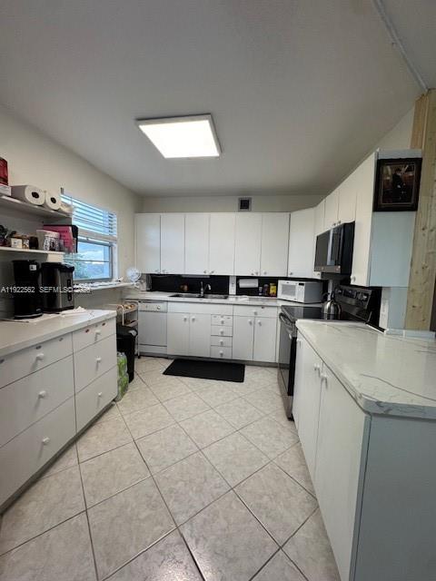 UPMINSTER J CONDO - Residential