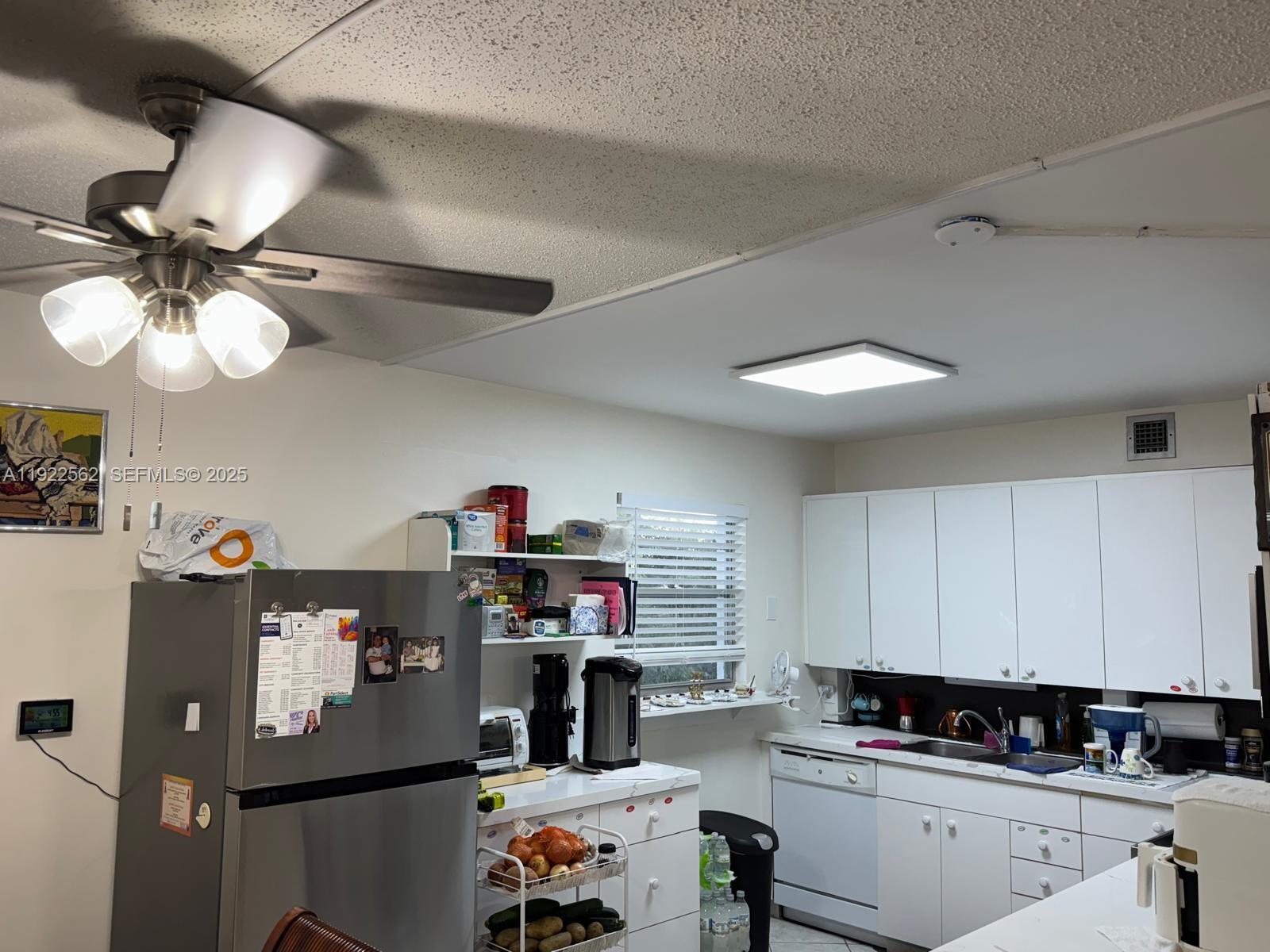 UPMINSTER J CONDO - Residential