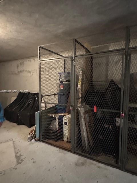 UPMINSTER J CONDO - Residential