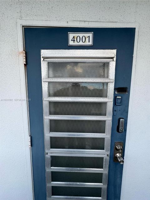4001 Upminster J 4001 Deerfield Beach FL 33442