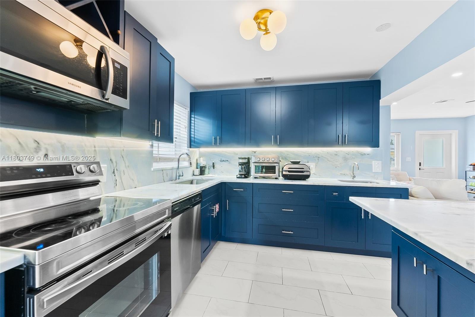 SOUTH NEW RIVER ISLES SEC - Residential