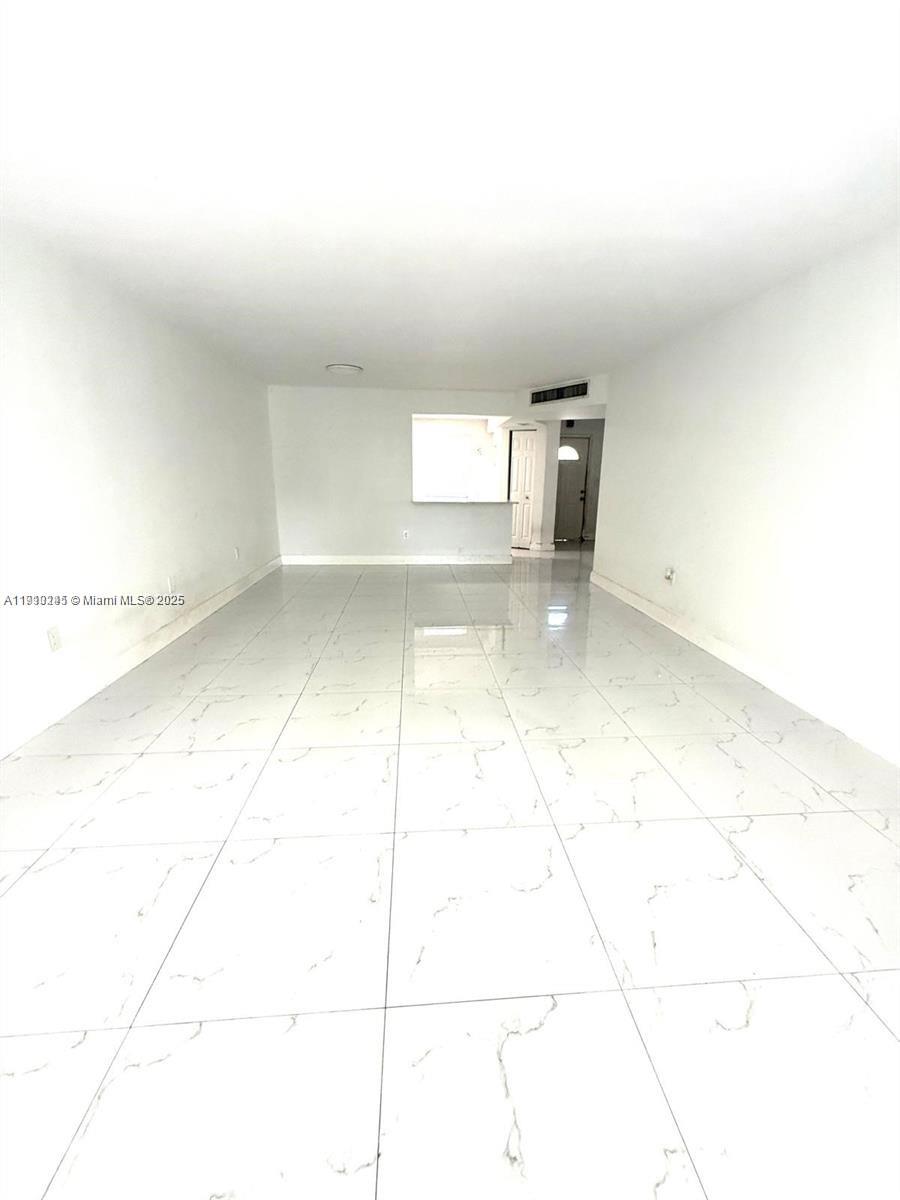 ROLLING GREEN CONDO D - Residential Lease