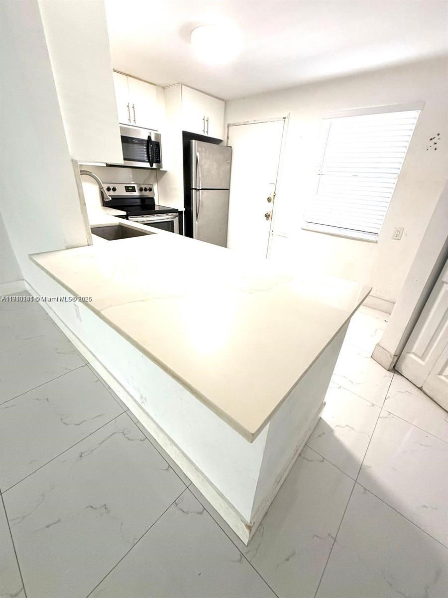 ROLLING GREEN CONDO D - Residential Lease