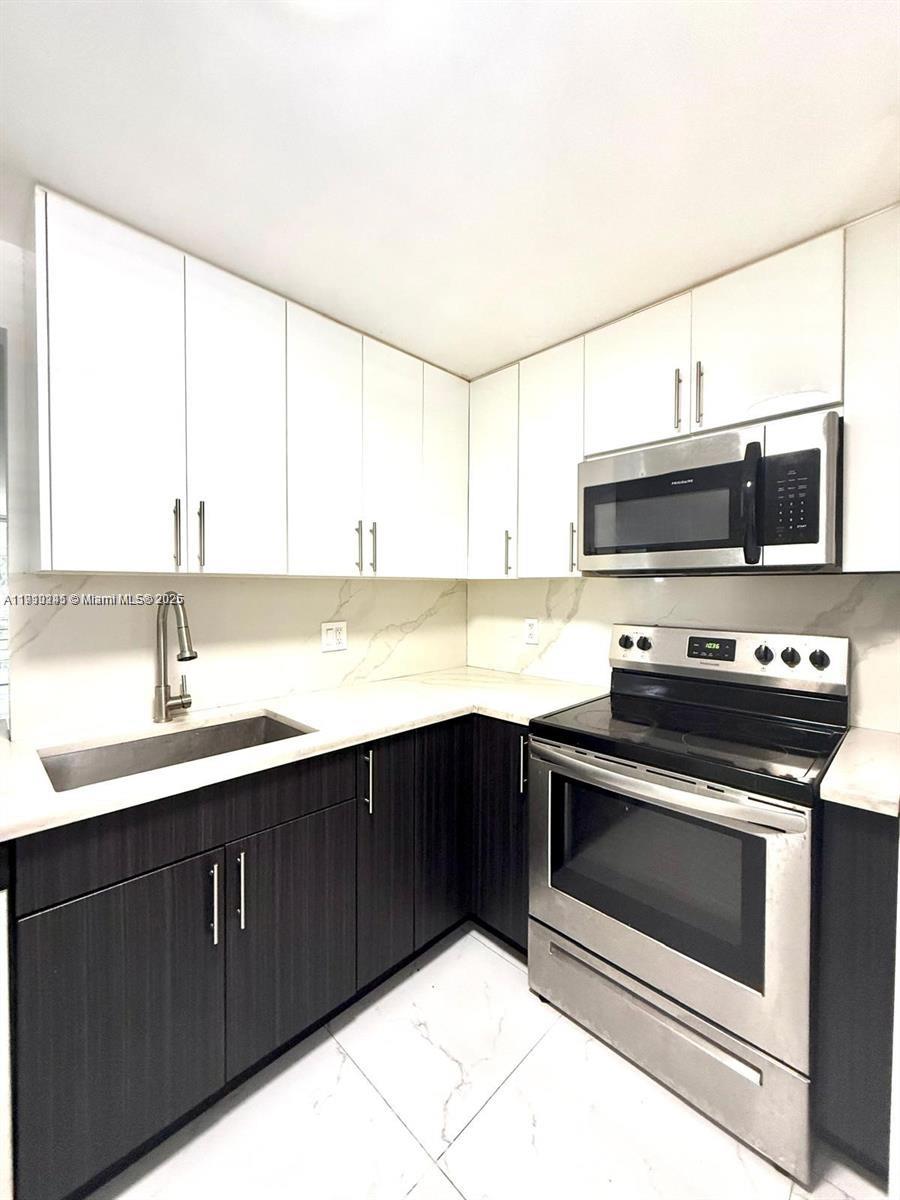 ROLLING GREEN CONDO D - Residential Lease