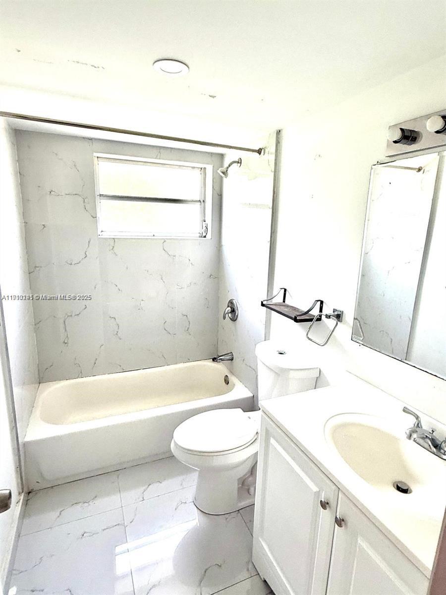 ROLLING GREEN CONDO D - Residential Lease