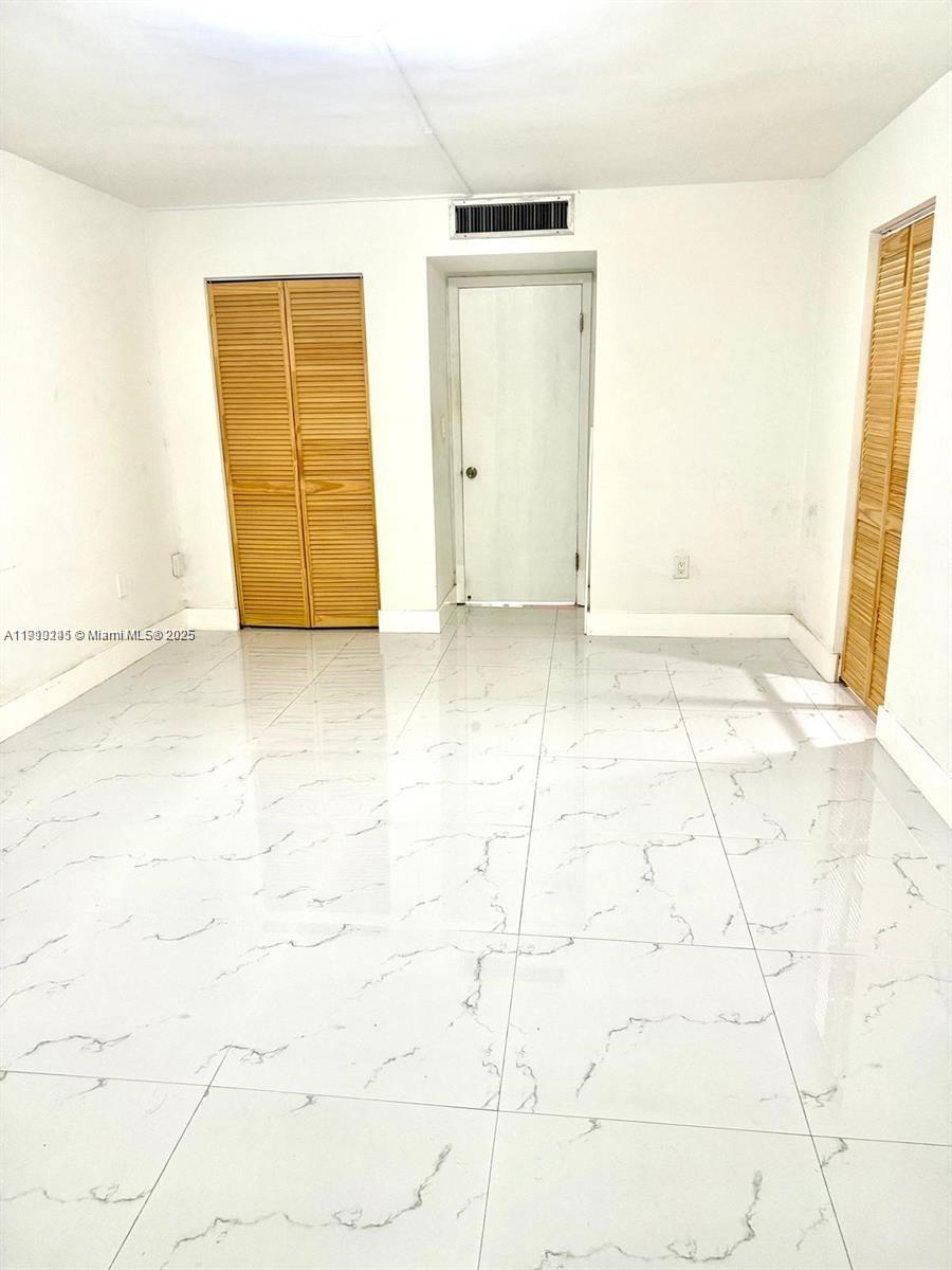 ROLLING GREEN CONDO D - Residential Lease