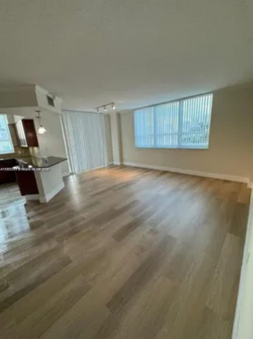 2000 N Bayshore Dr 801