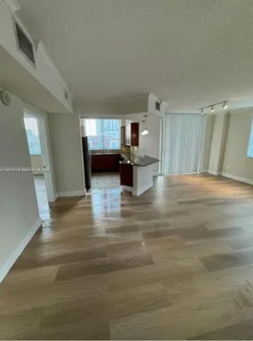 2000 N Bayshore Dr 801