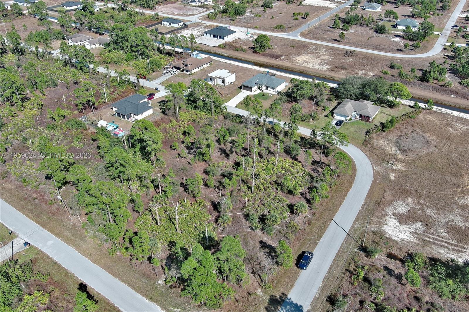 LEHIGH ACRES - Land