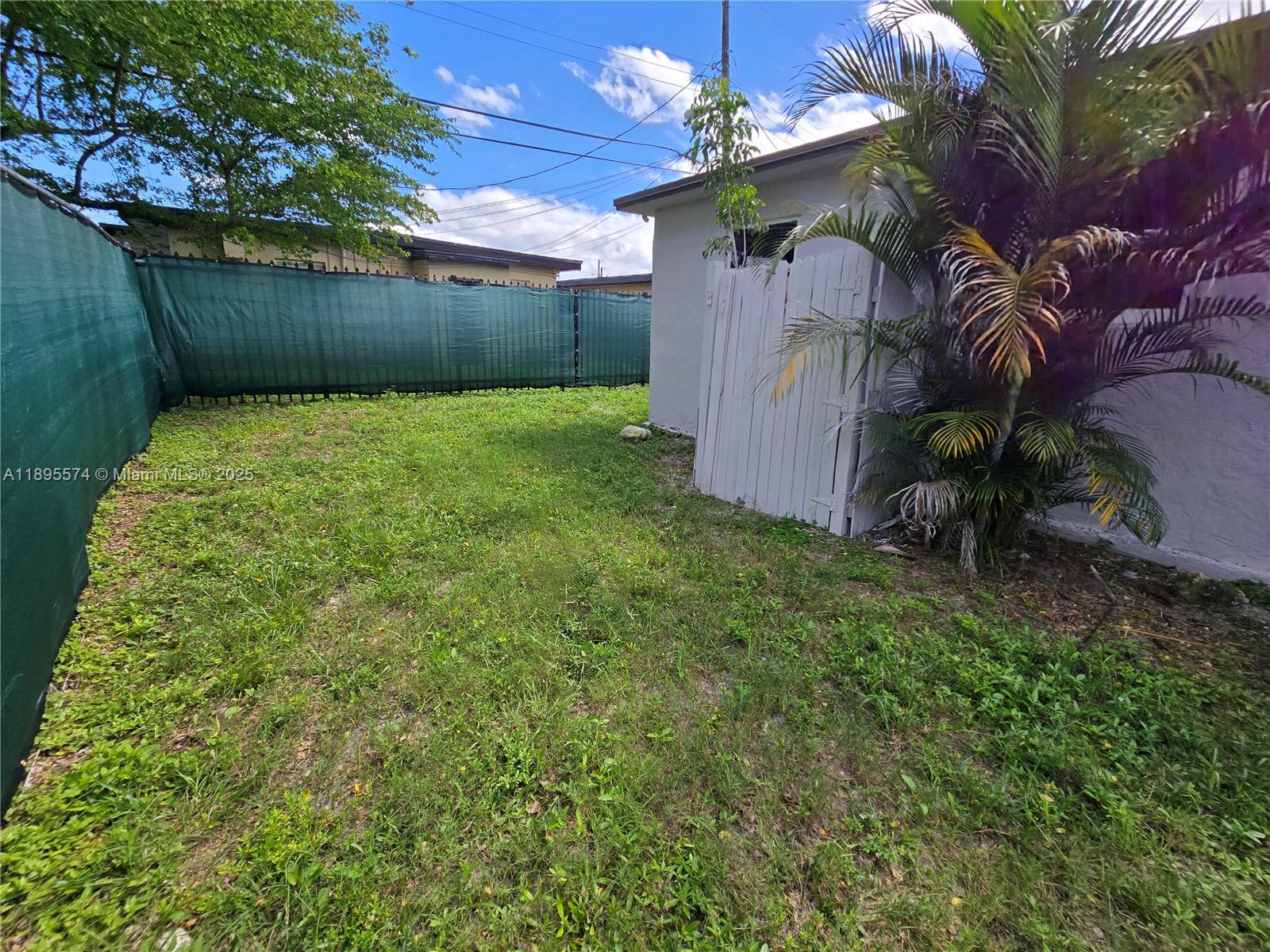 LINCOLN PARK CORR PLAT - Residential Lease