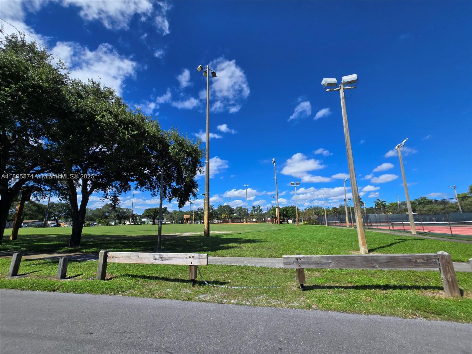 LINCOLN PARK CORR PLAT - Residential Lease
