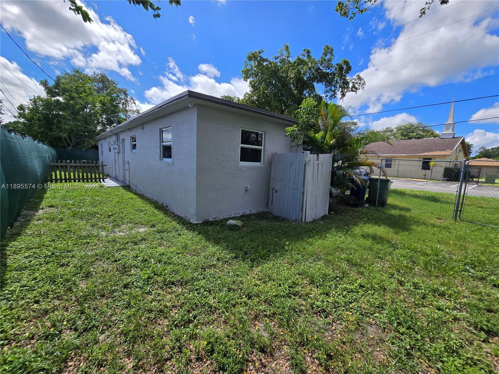 LINCOLN PARK CORR PLAT - Residential Lease