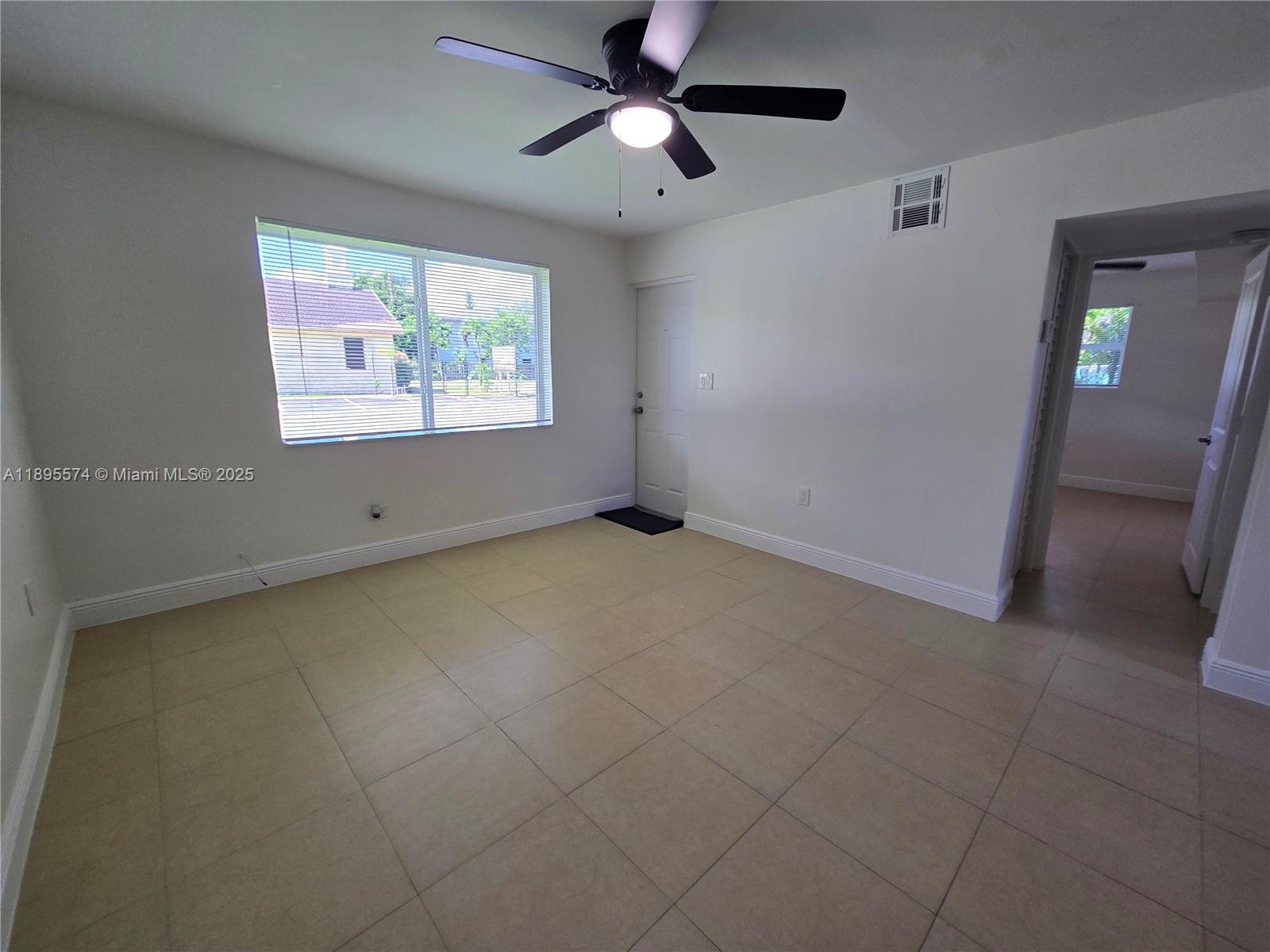 LINCOLN PARK CORR PLAT - Residential Lease