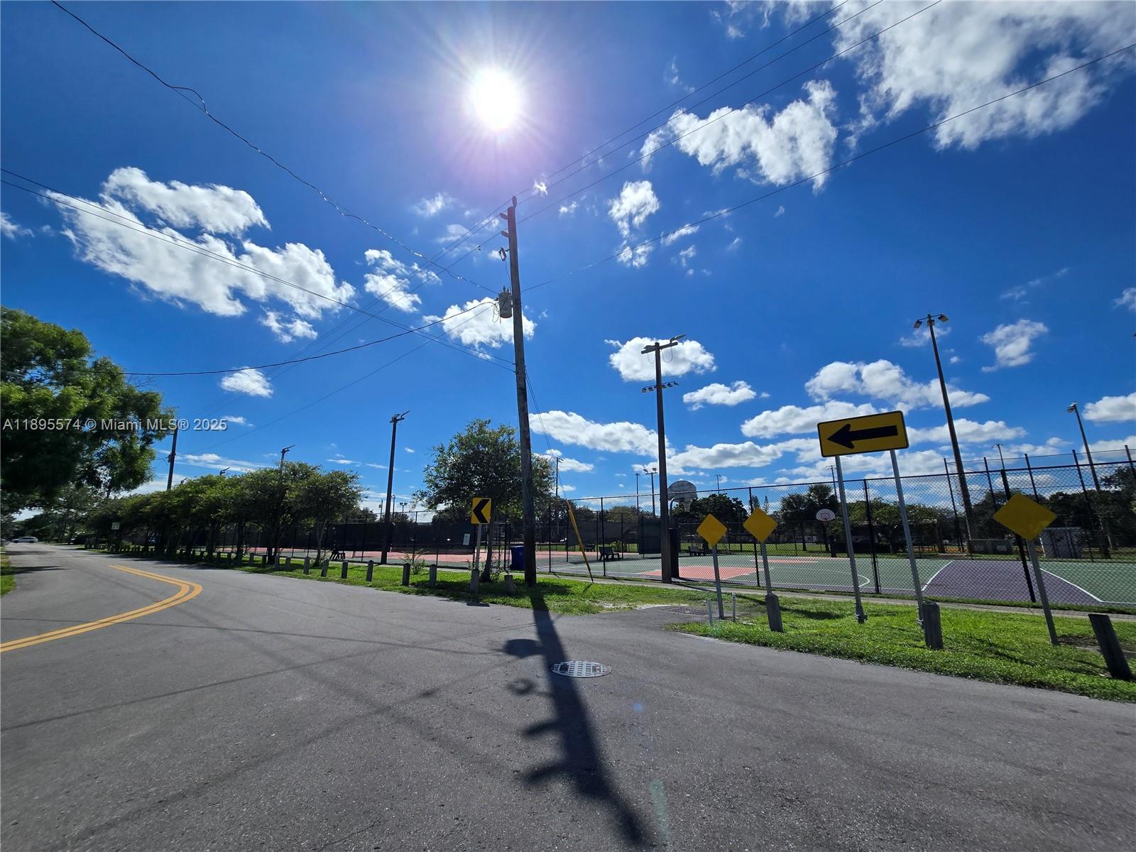 LINCOLN PARK CORR PLAT - Residential Lease