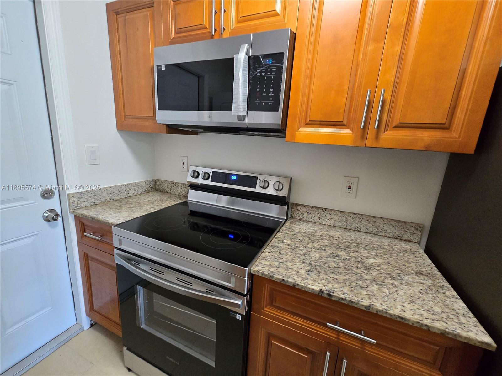 LINCOLN PARK CORR PLAT - Residential Lease