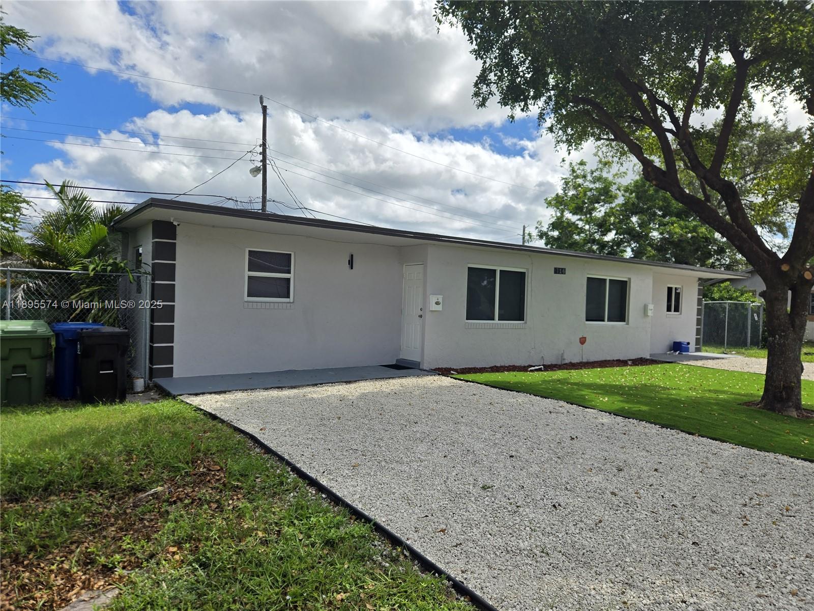 LINCOLN PARK CORR PLAT - Residential Lease