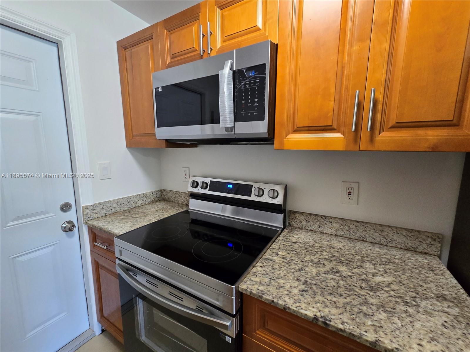 LINCOLN PARK CORR PLAT - Residential Lease