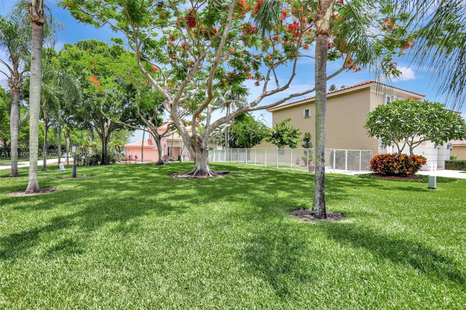 COCO LAKES - Residential