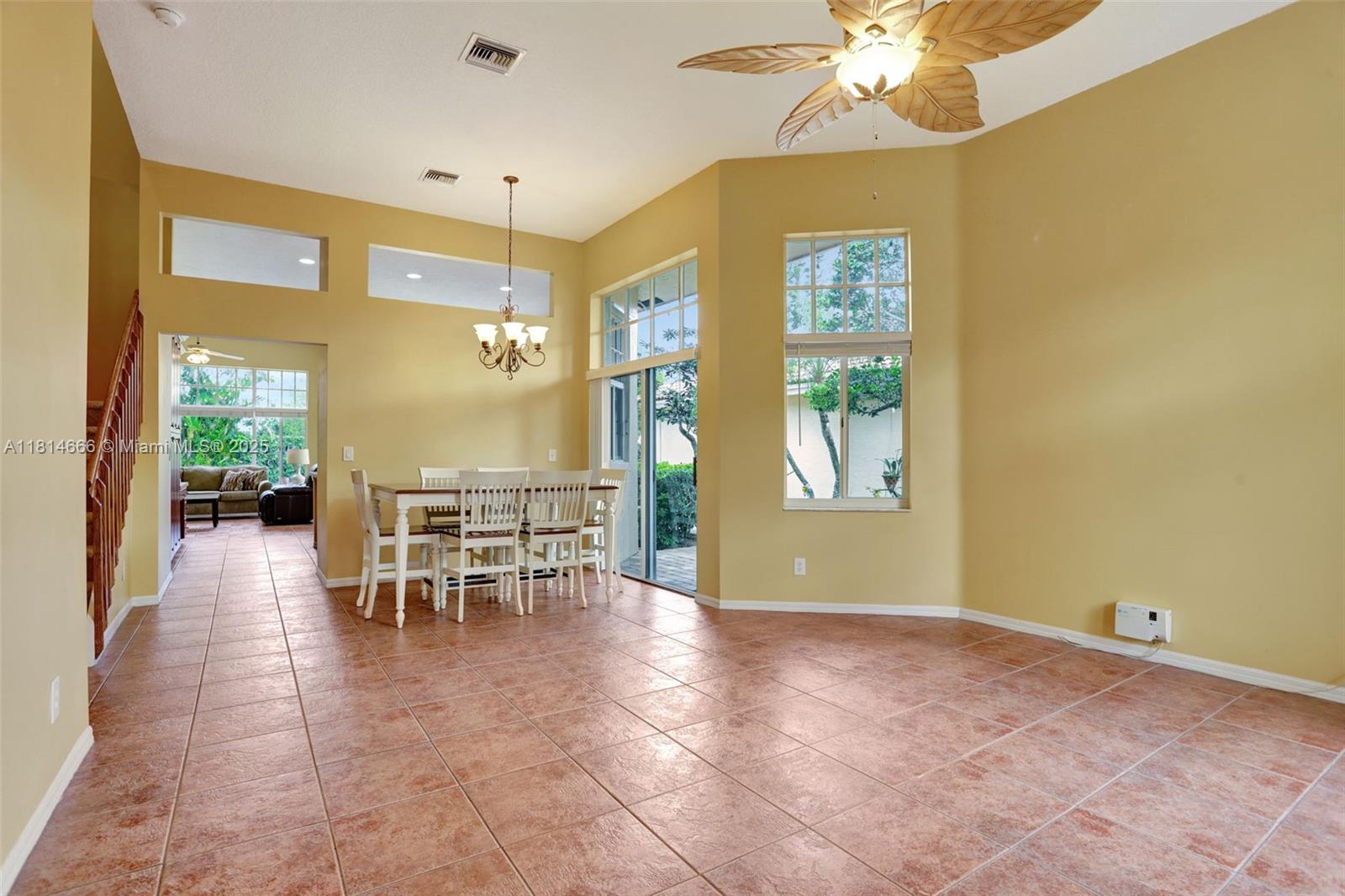 COCO LAKES - Residential
