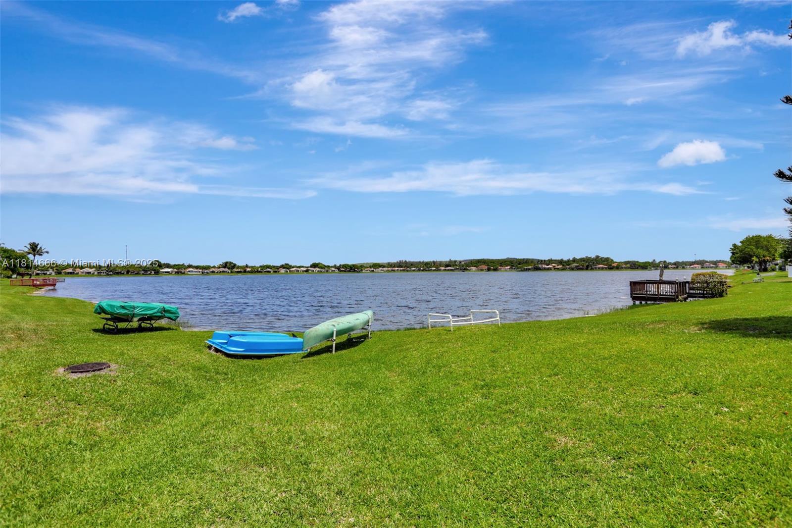 COCO LAKES - Residential