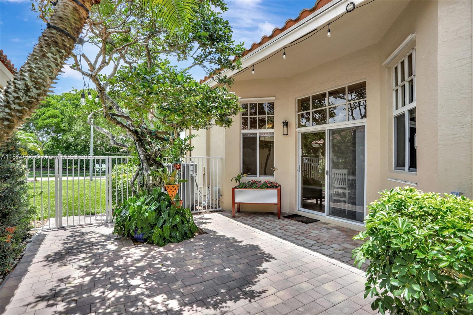 COCO LAKES - Residential