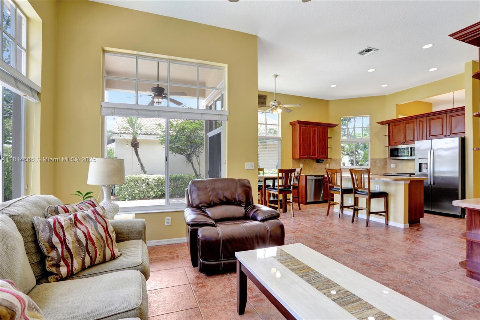 COCO LAKES - Residential