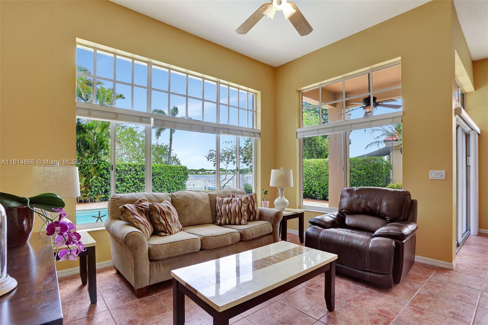 COCO LAKES - Residential