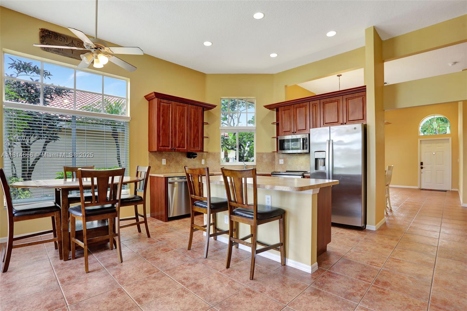 COCO LAKES - Residential
