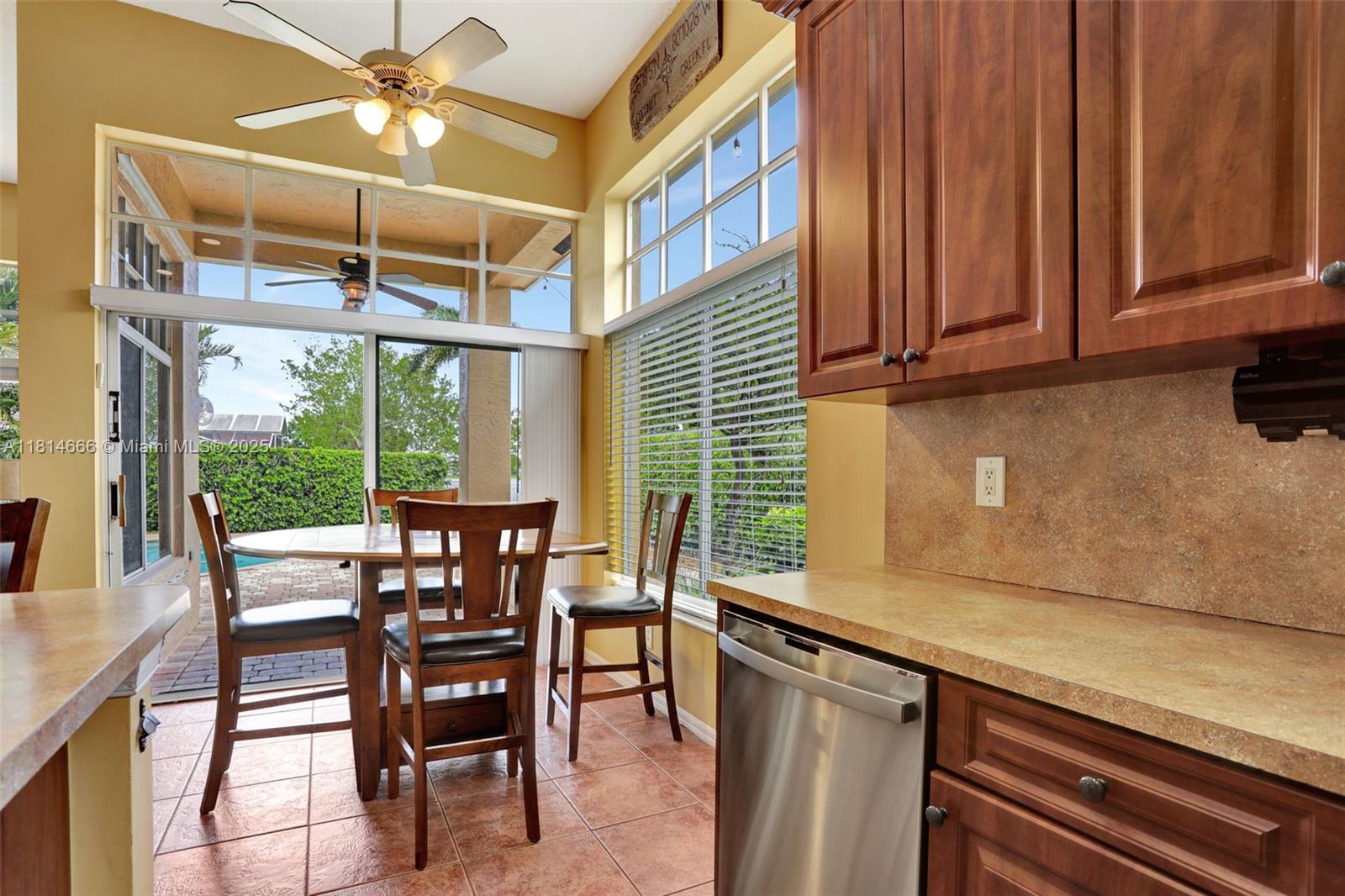 COCO LAKES - Residential
