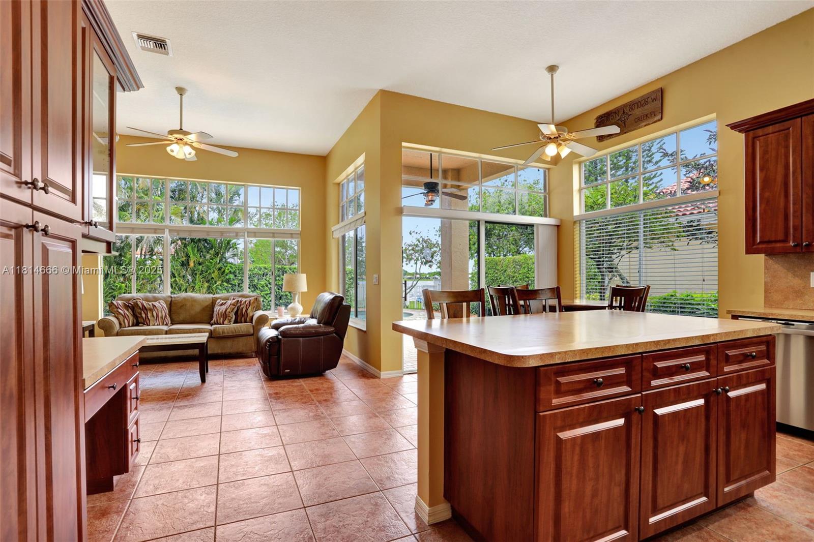 COCO LAKES - Residential
