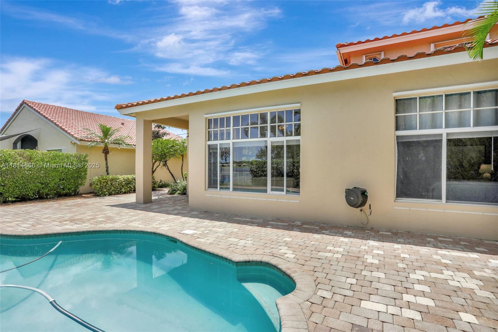 COCO LAKES - Residential