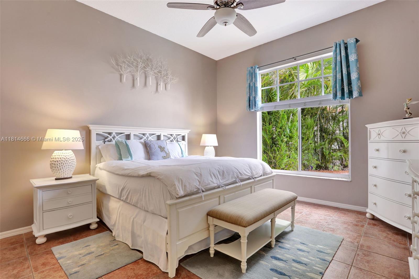 COCO LAKES - Residential