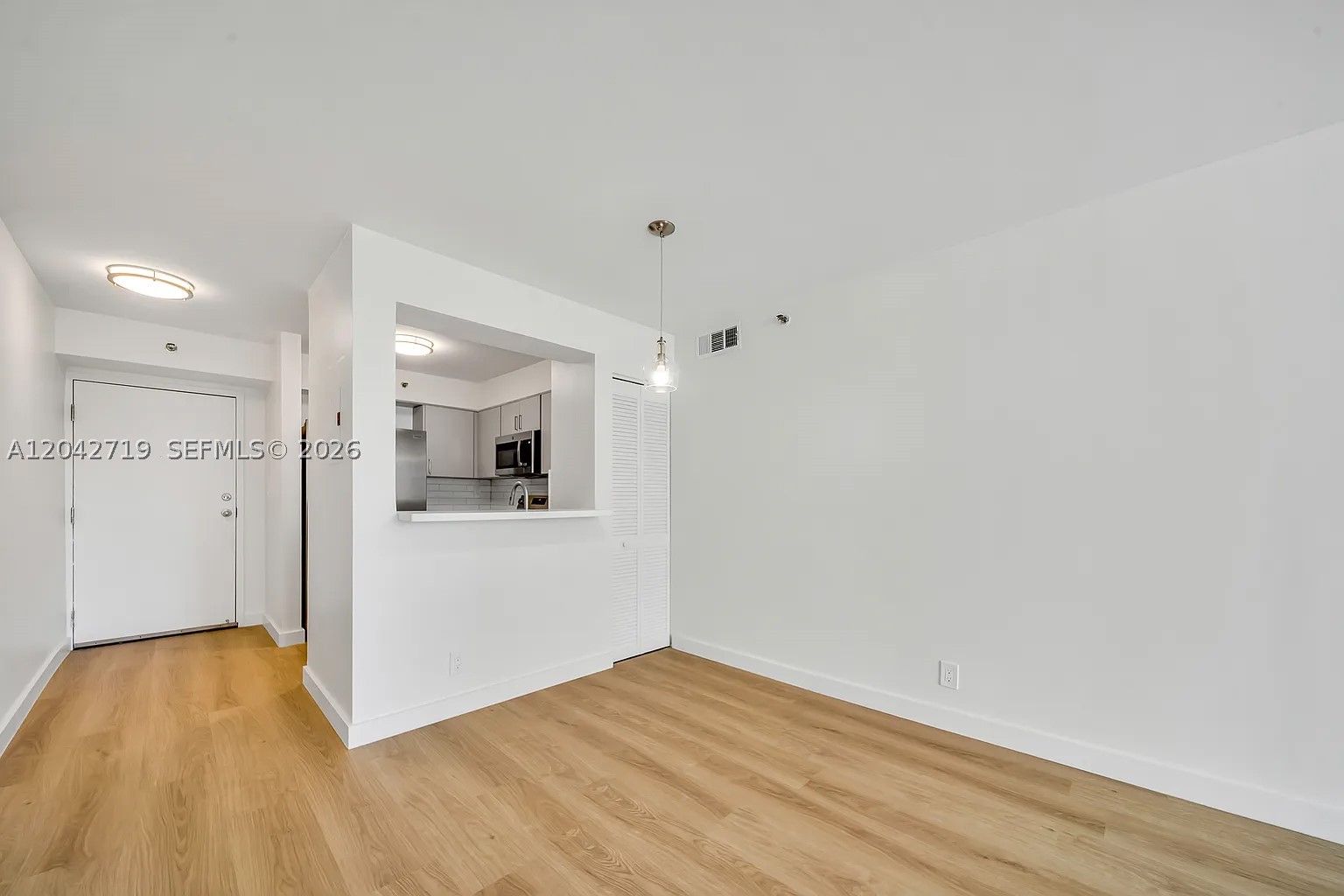 501 SW 1st St 502