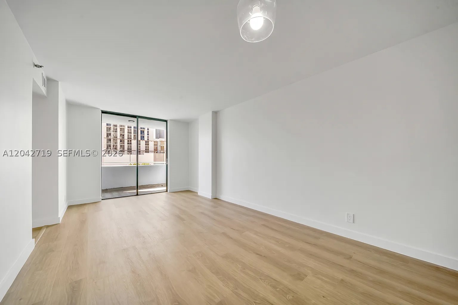 501 SW 1st St 502