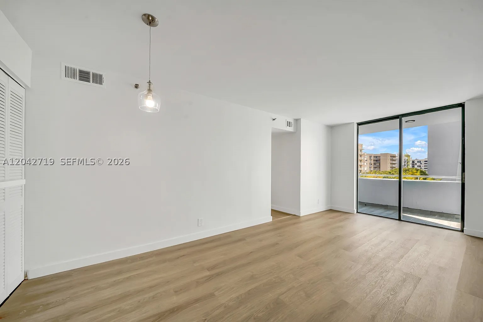 501 SW 1st St 502