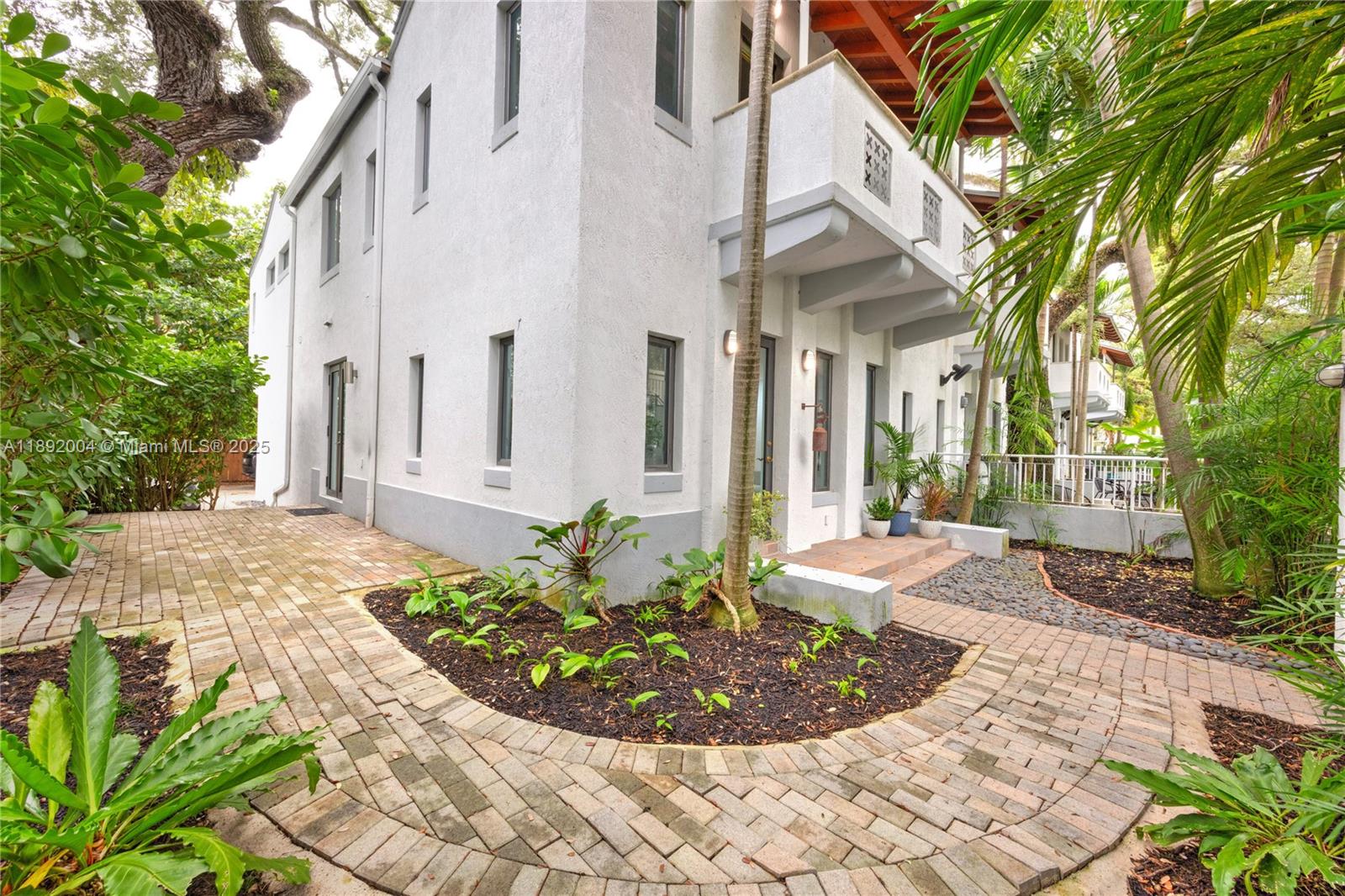 3170 Jackson Ave 5