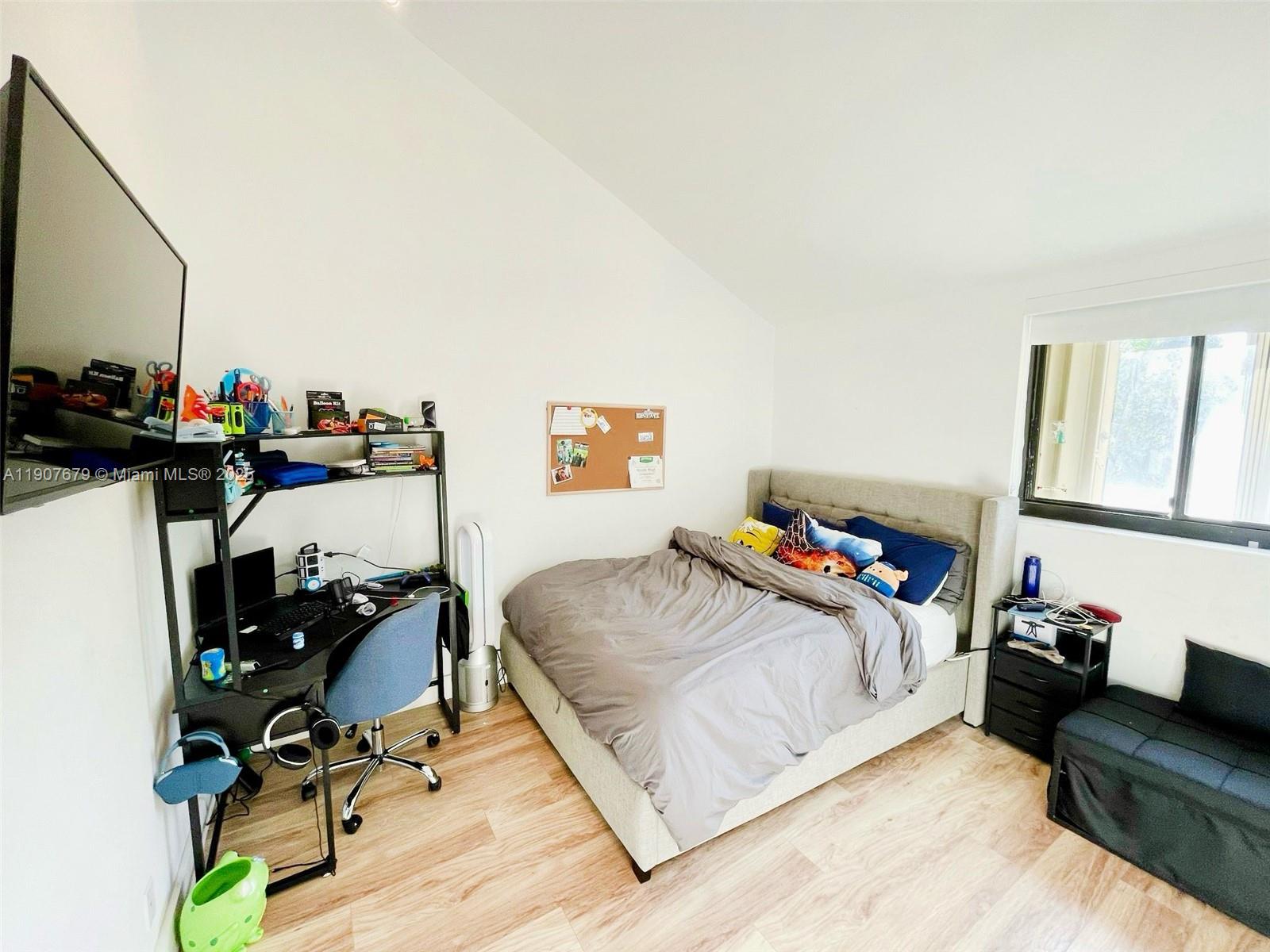 DELVISTA A CONDO - Residential