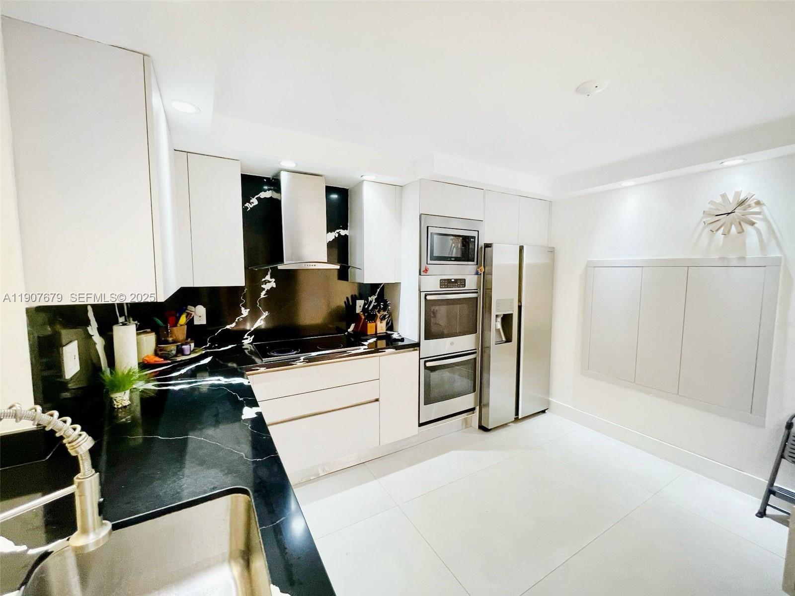 DELVISTA A CONDO - Residential