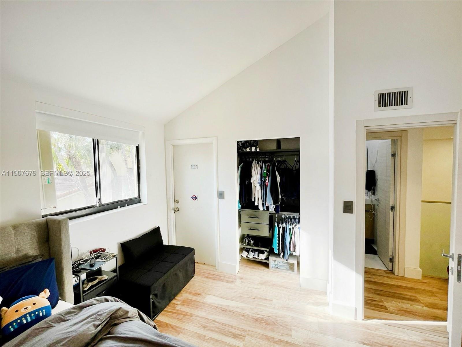 DELVISTA A CONDO - Residential