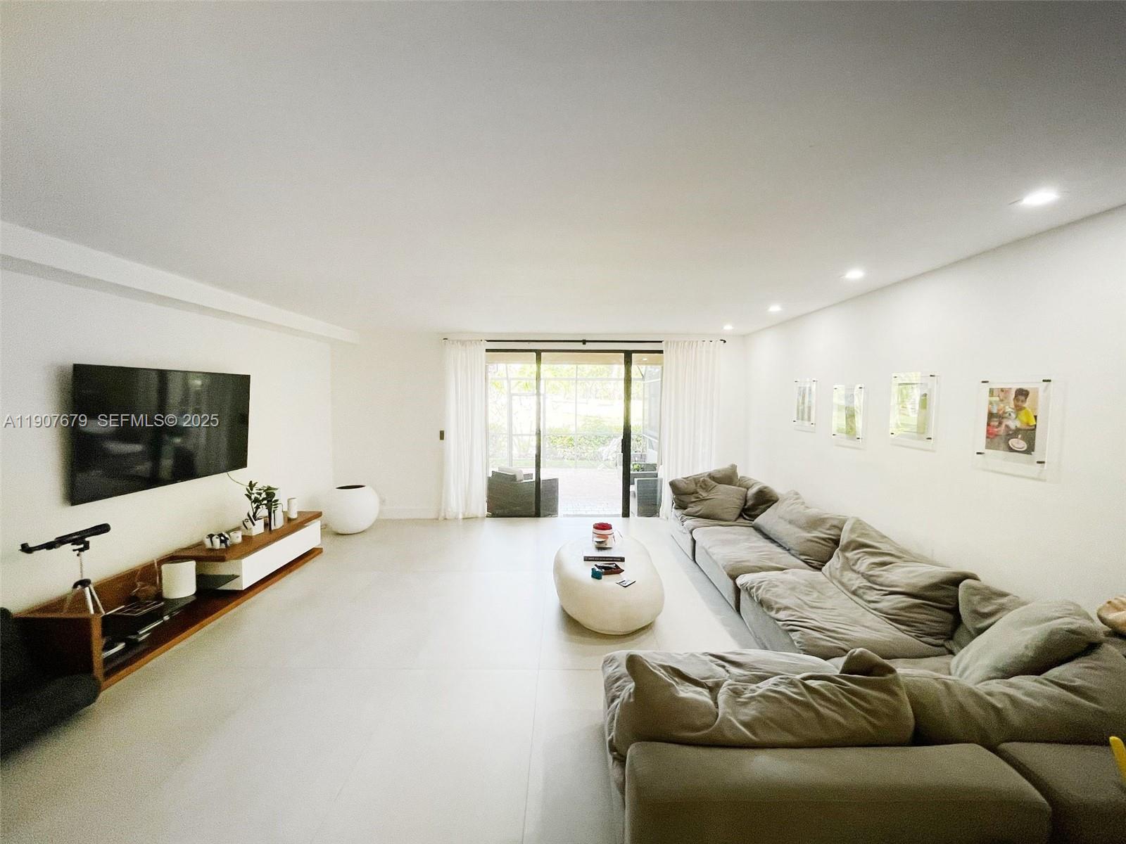 DELVISTA A CONDO - Residential