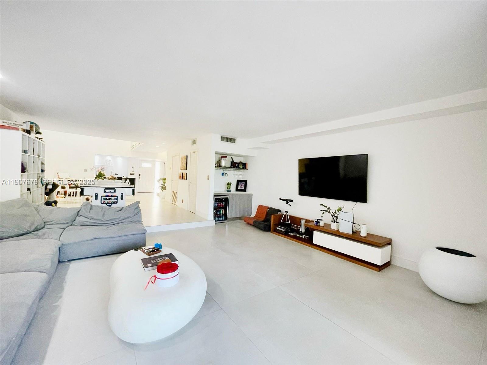 DELVISTA A CONDO - Residential