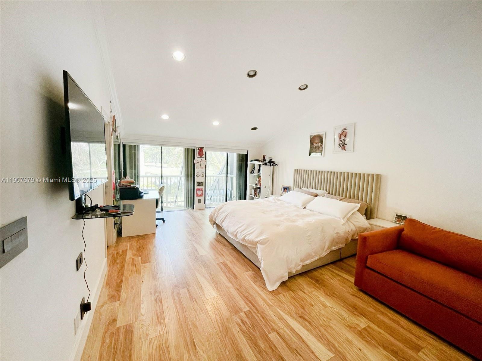 DELVISTA A CONDO - Residential