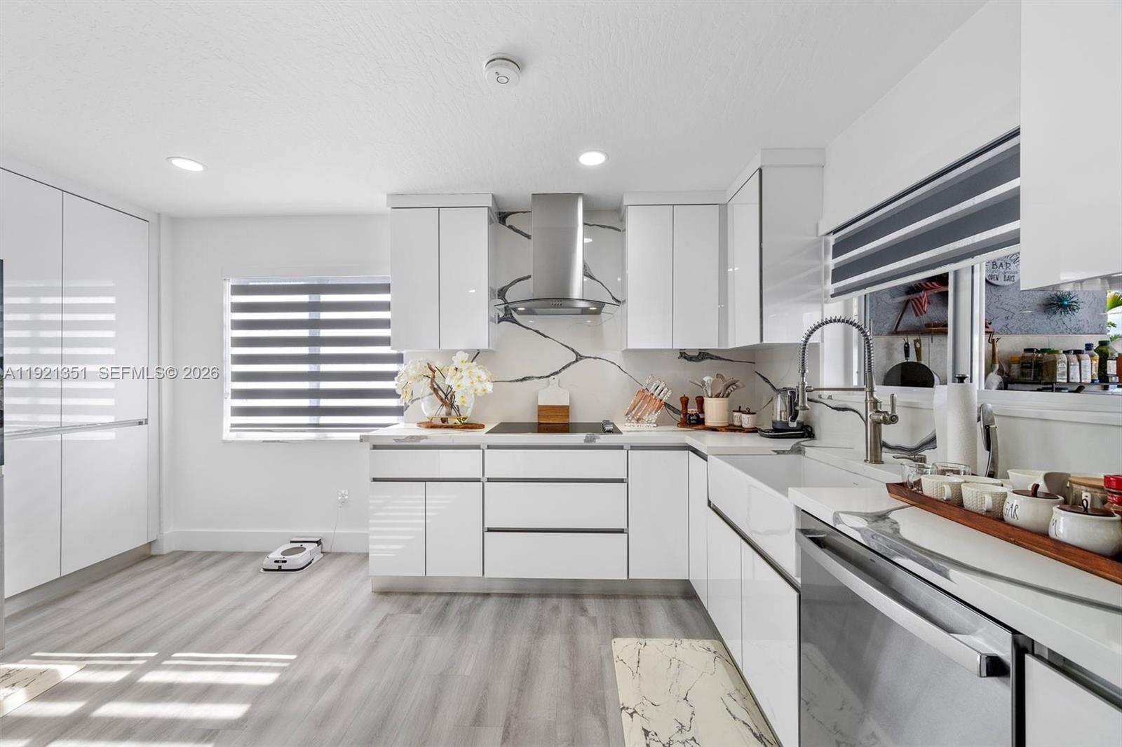 MEADOW WOOD MANOR #4 - Residential