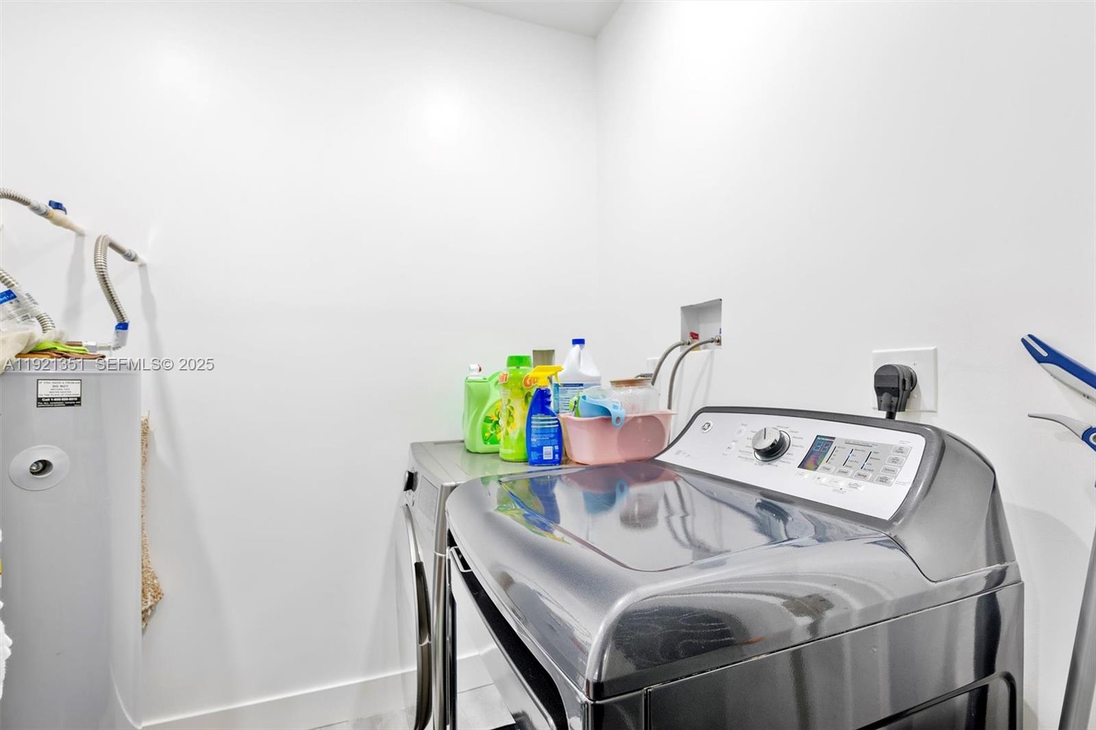 MEADOW WOOD MANOR #4 - Residential