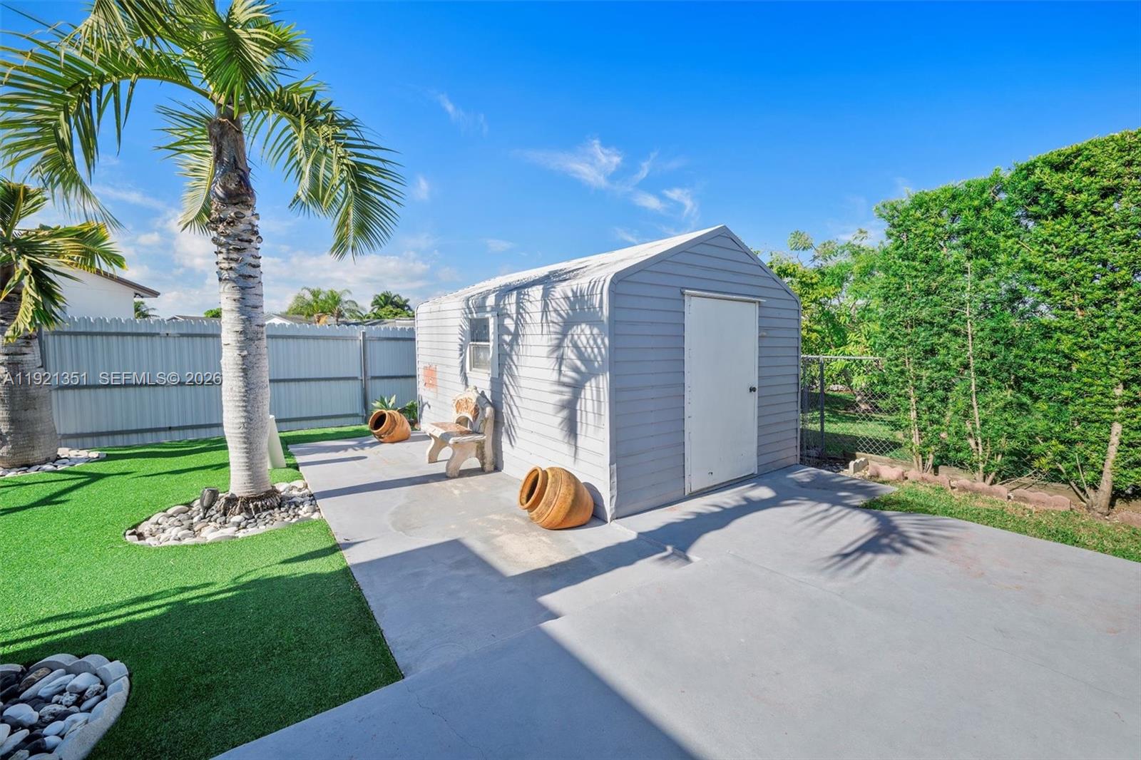 MEADOW WOOD MANOR #4 - Residential