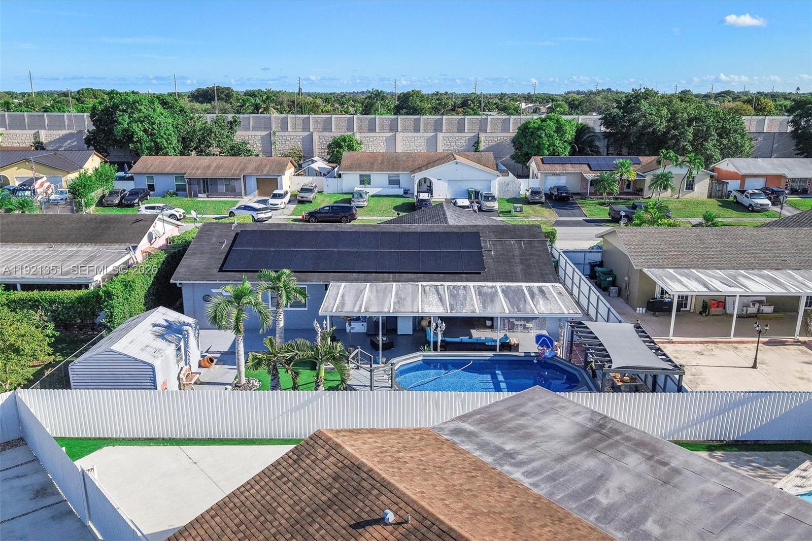 MEADOW WOOD MANOR #4 - Residential