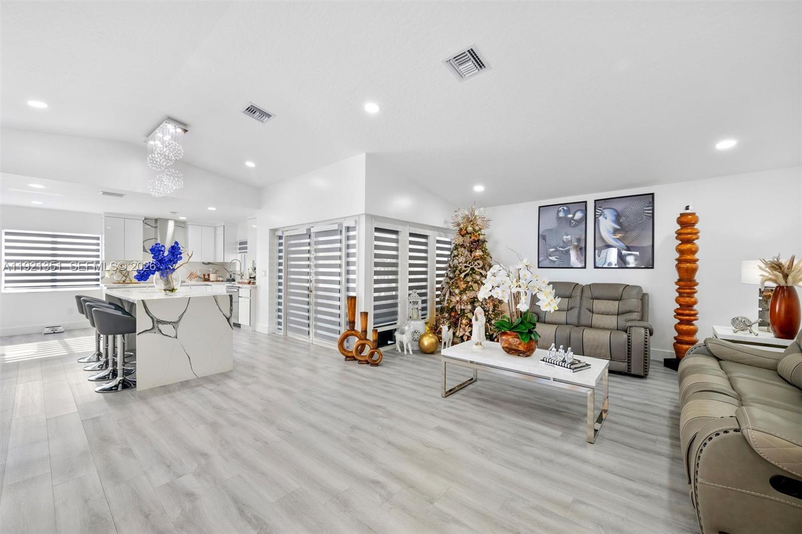 MEADOW WOOD MANOR #4 - Residential