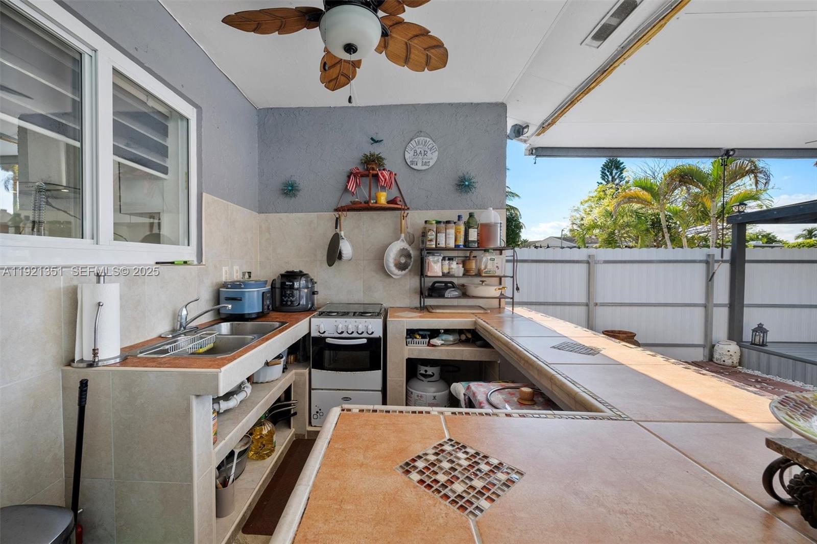 MEADOW WOOD MANOR #4 - Residential