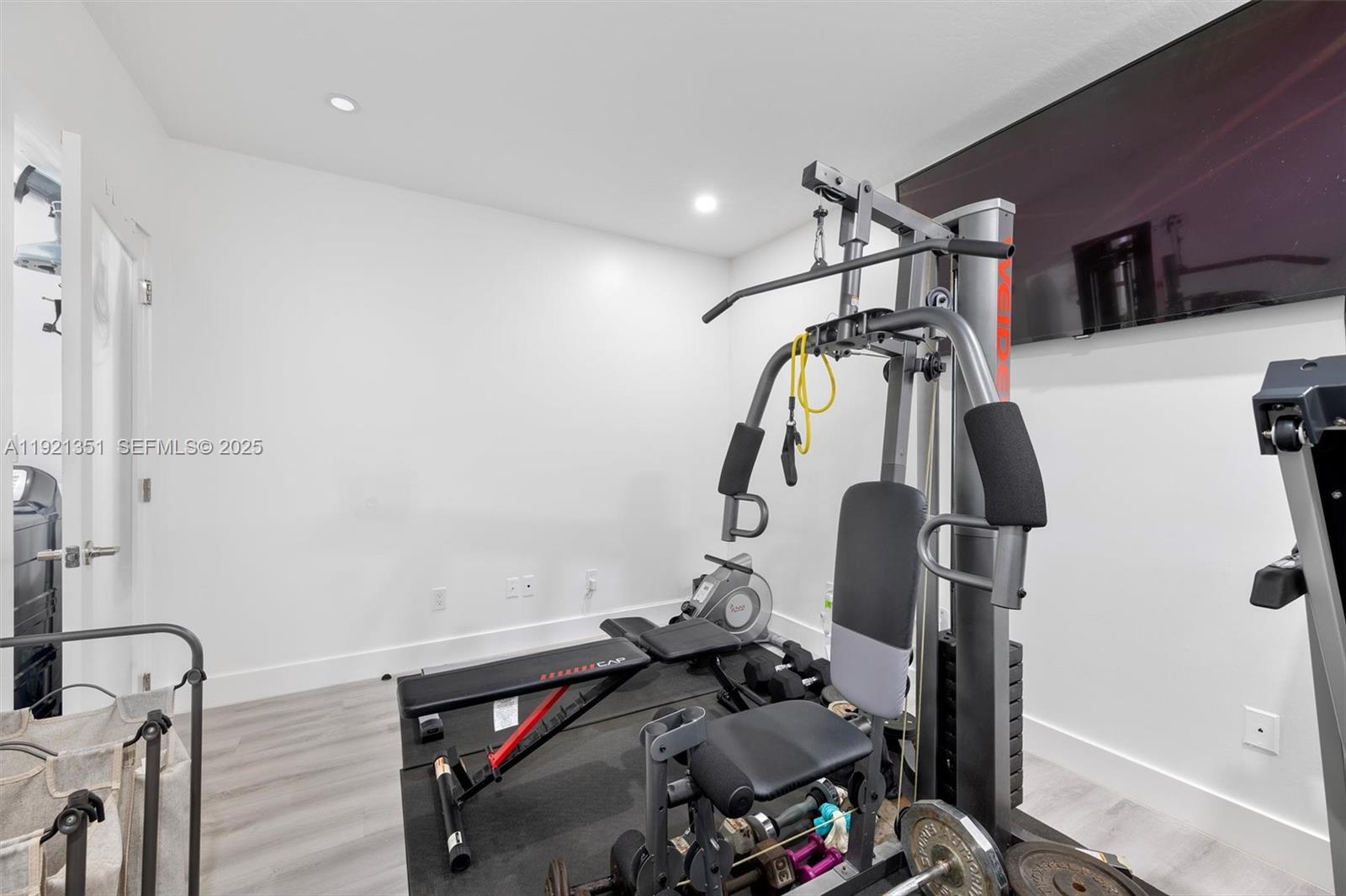 MEADOW WOOD MANOR #4 - Residential